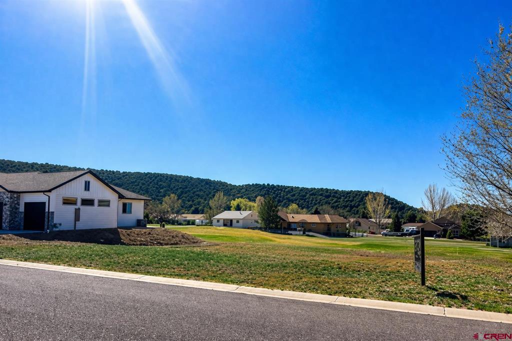 940 Se Fairway Drive Property Photo 4