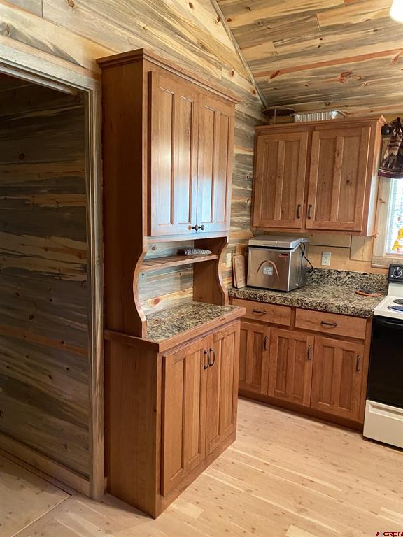36825 Hwy 149 Property Photo 14