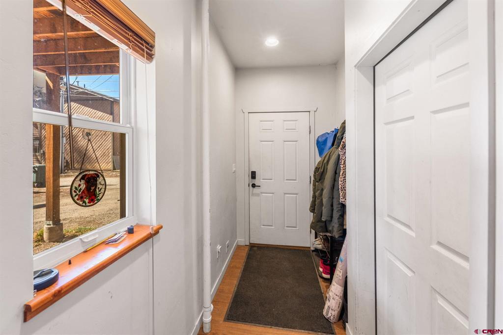 709 W New York Avenue Property Photo 4