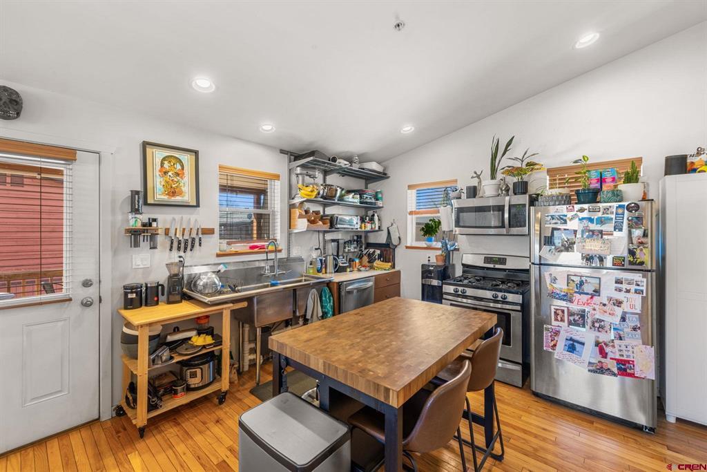 709 W New York Avenue Property Photo 8