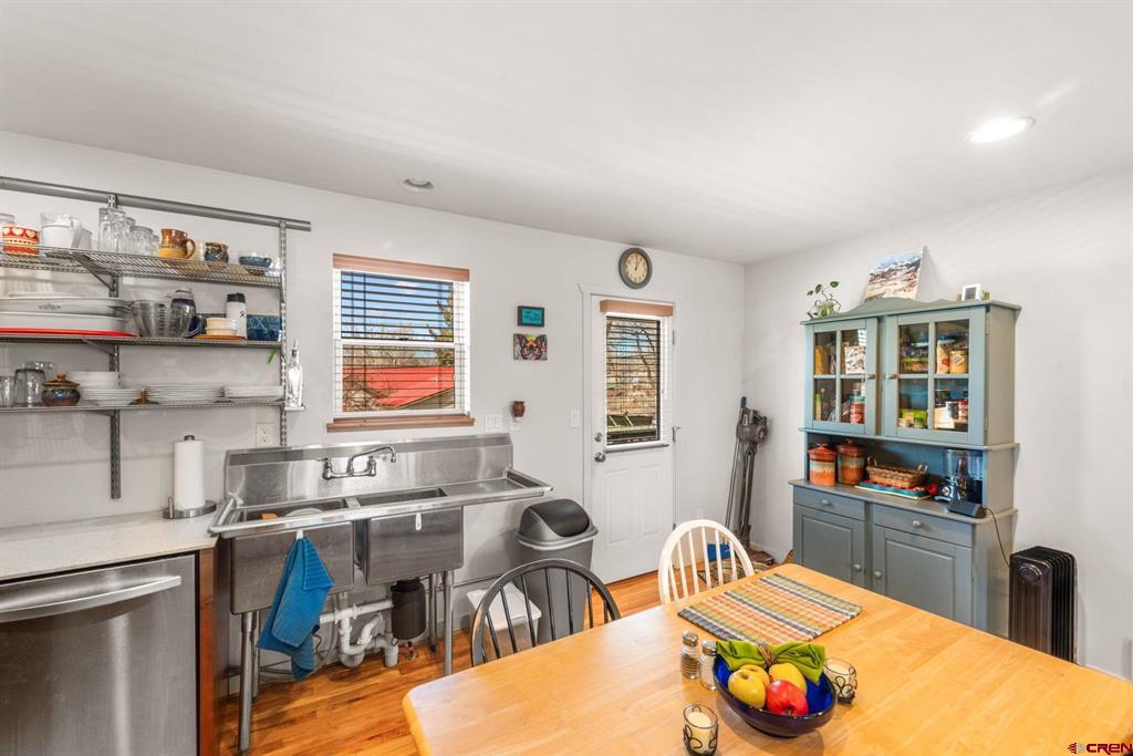 709 W New York Avenue Property Photo 32
