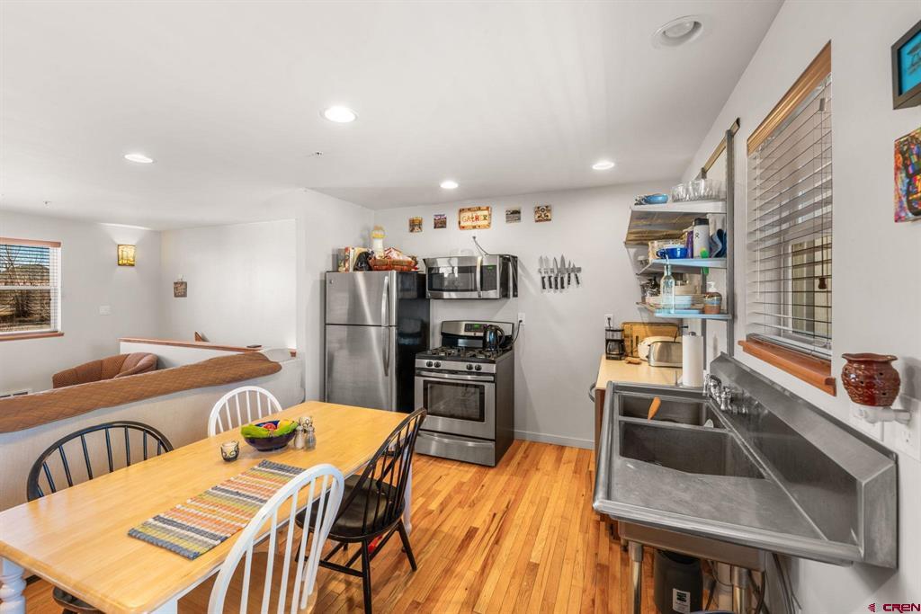 709 W New York Avenue Property Photo 33
