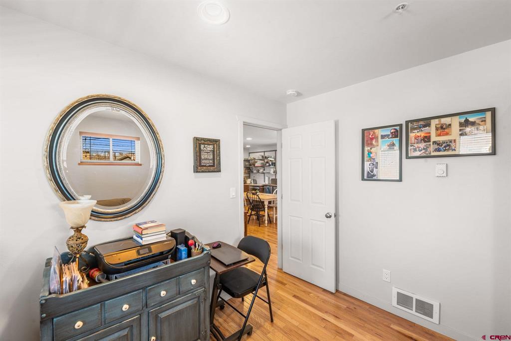 709 W New York Avenue Property Photo 37