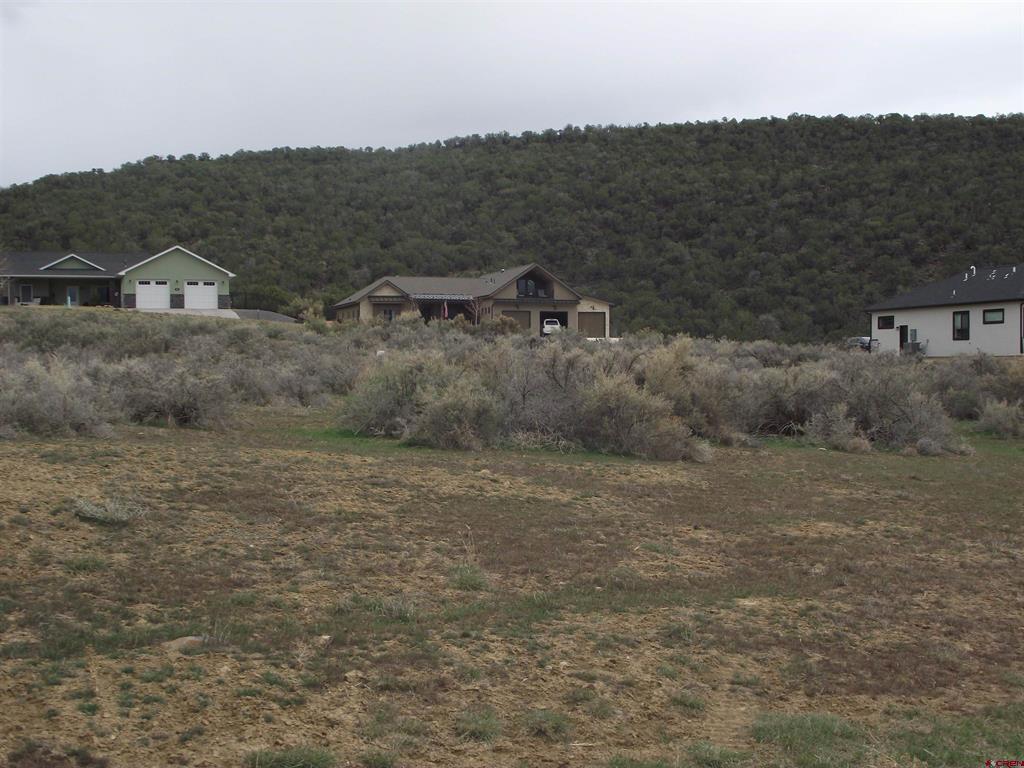 735 Se Pinyon Street Property Photo 8