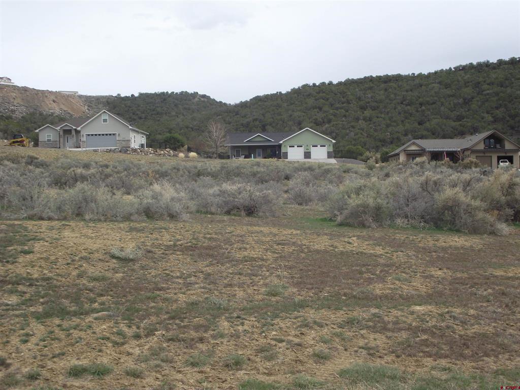 735 Se Pinyon Street Property Photo 9