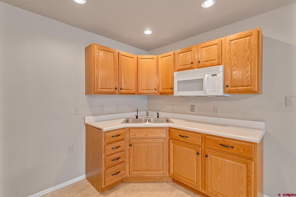 405 Sand Cliff Court Property Photo 26