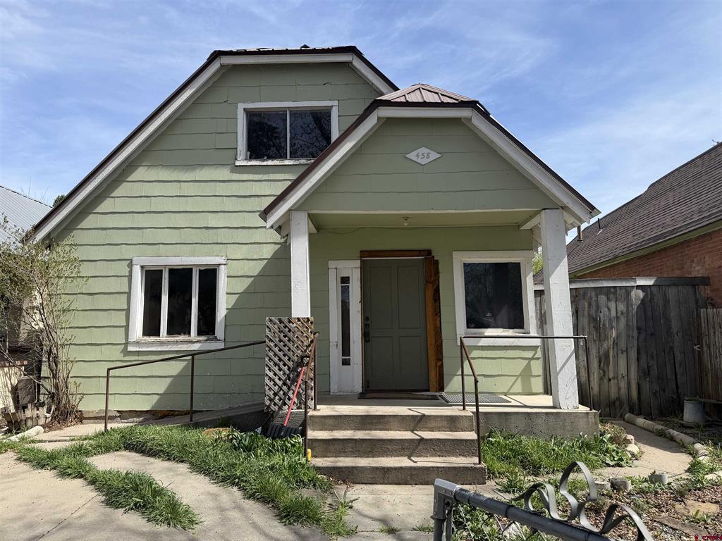 458 E 4th Avenue Property Photo 1