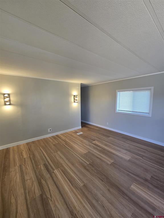 520 E 2nd St #11 Property Photo 8