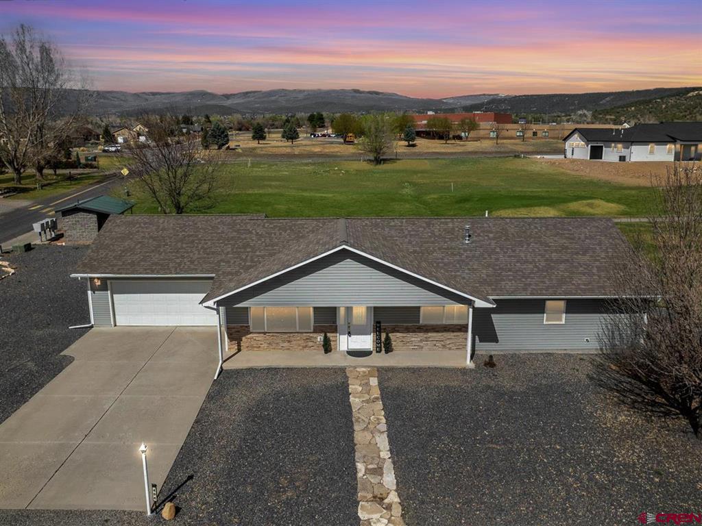 404 Se Birdie Circle Property Photo 1