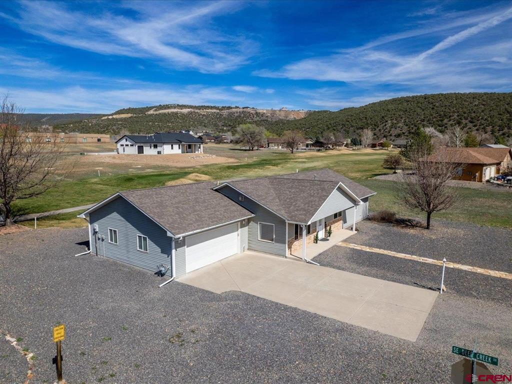 404 Se Birdie Circle Property Photo 1