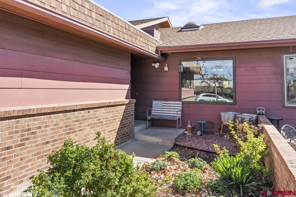 1043 Margo Court Property Photo 1