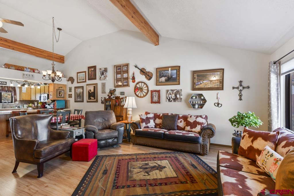 1043 Margo Court Property Photo 4