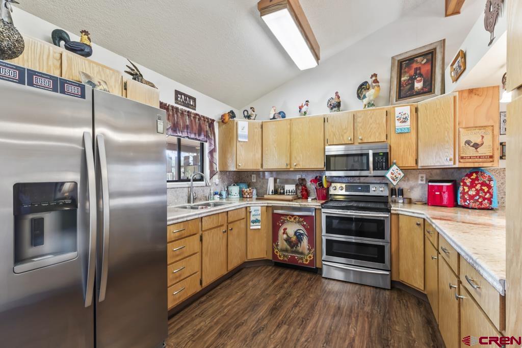 1043 Margo Court Property Photo 8