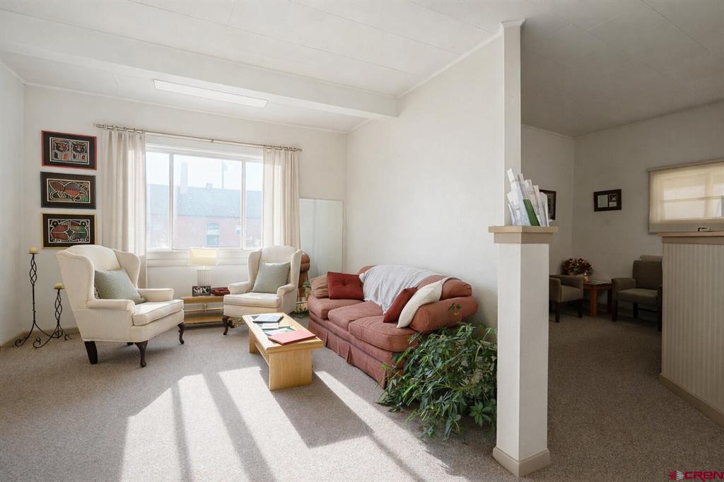 125 E 5th Street Property Photo 7