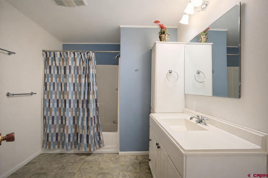 125 E 5th Street Property Photo 24