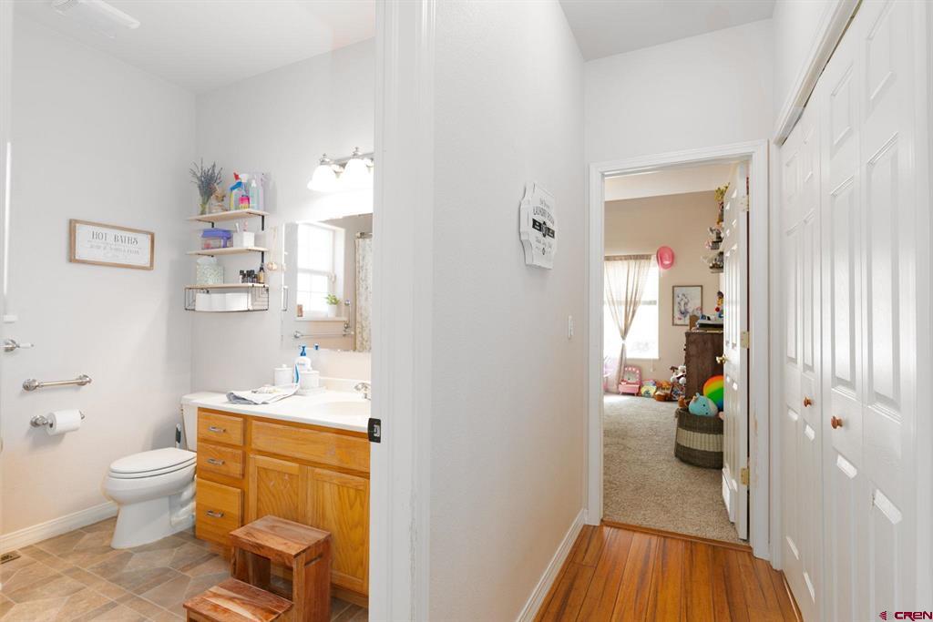301 Colonial Court Property Photo 15