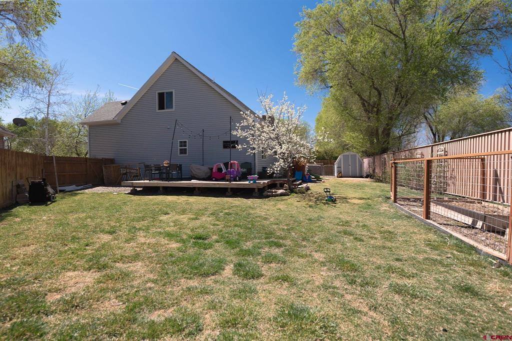 301 Colonial Court Property Photo 20