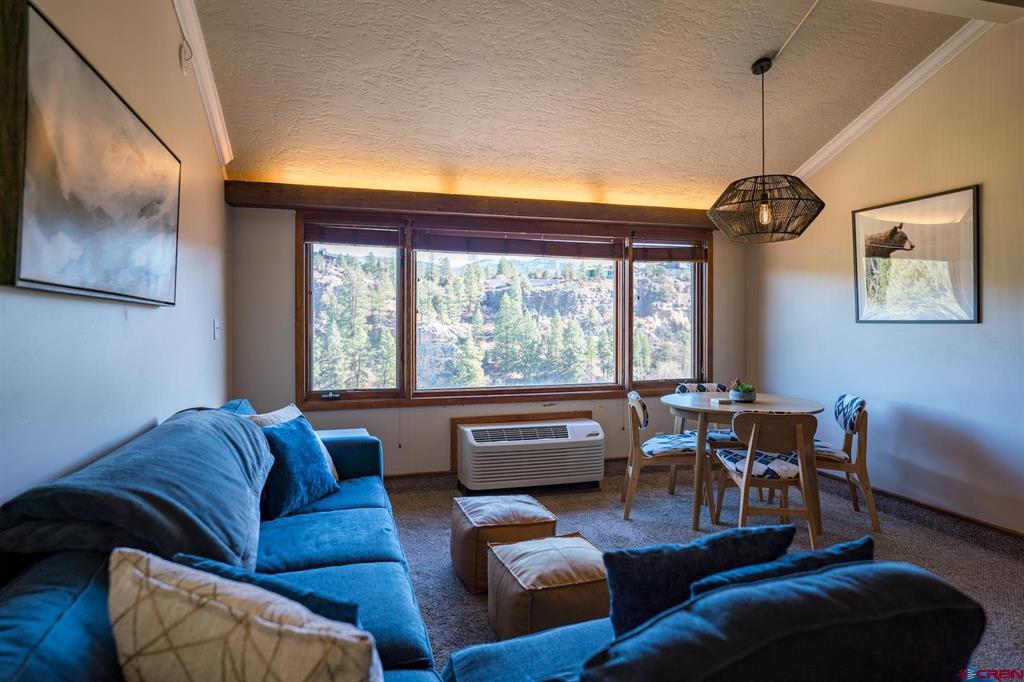 314 N Tamarron Dr Property Photo 3