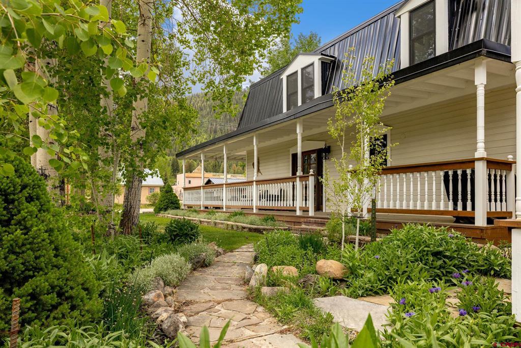 429 Whiterock Avenue Property Photo 1