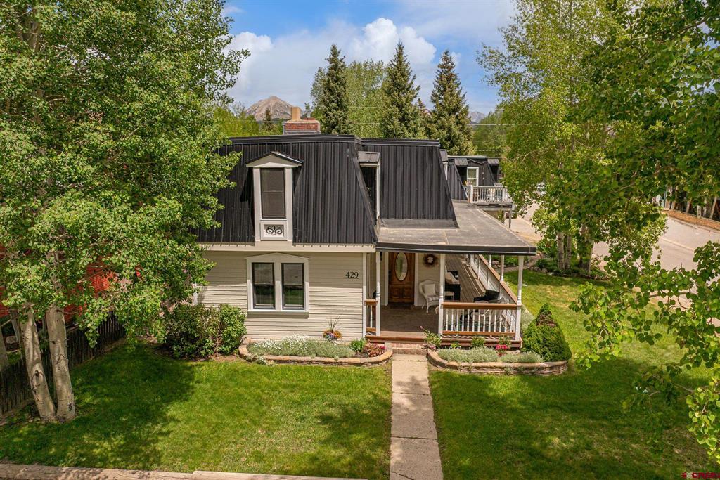429 Whiterock Avenue Property Photo 3