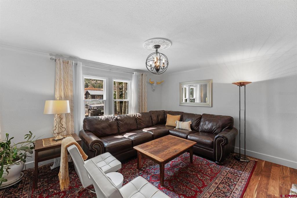 429 Whiterock Avenue Property Photo 8