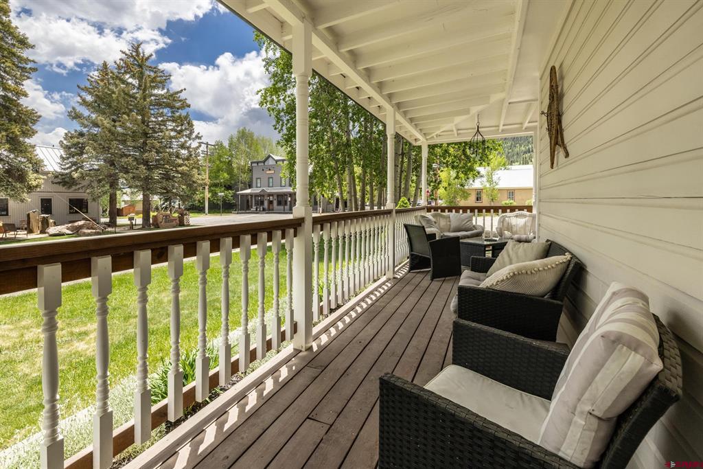 429 Whiterock Avenue Property Photo 15