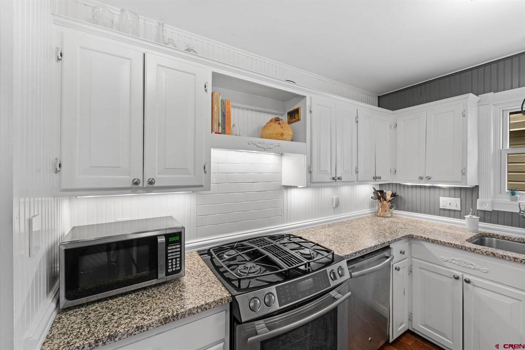 429 Whiterock Avenue Property Photo 17