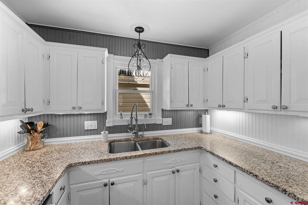 429 Whiterock Avenue Property Photo 18