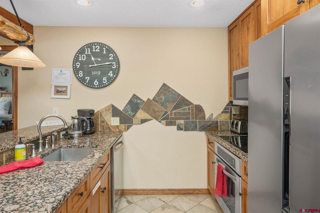 25 Emmons Road Property Photo 6