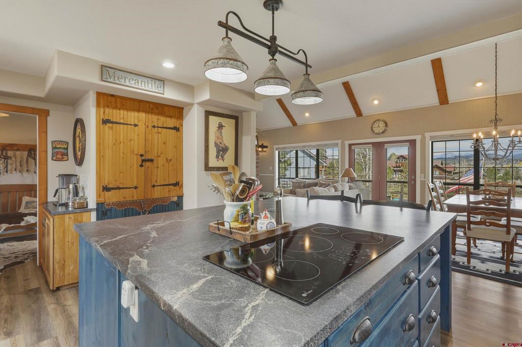 97 Horseshoe Circle Property Photo 8