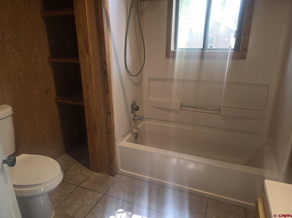 522 E 3rd Avenue Property Photo 9