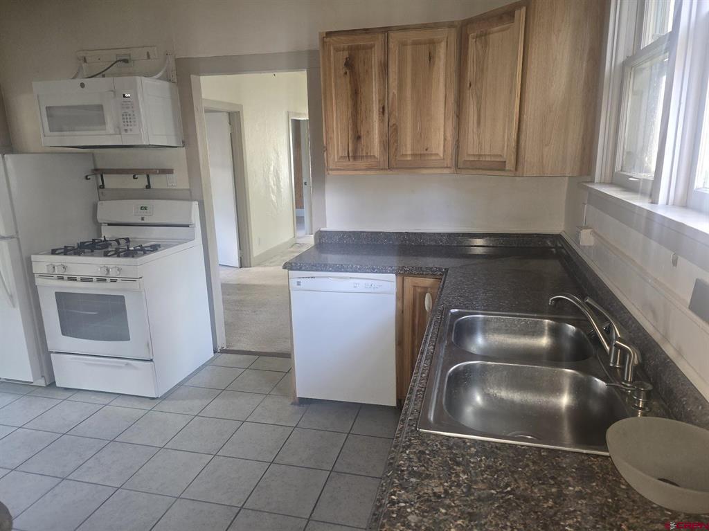 522 E 3rd Avenue Property Photo 18