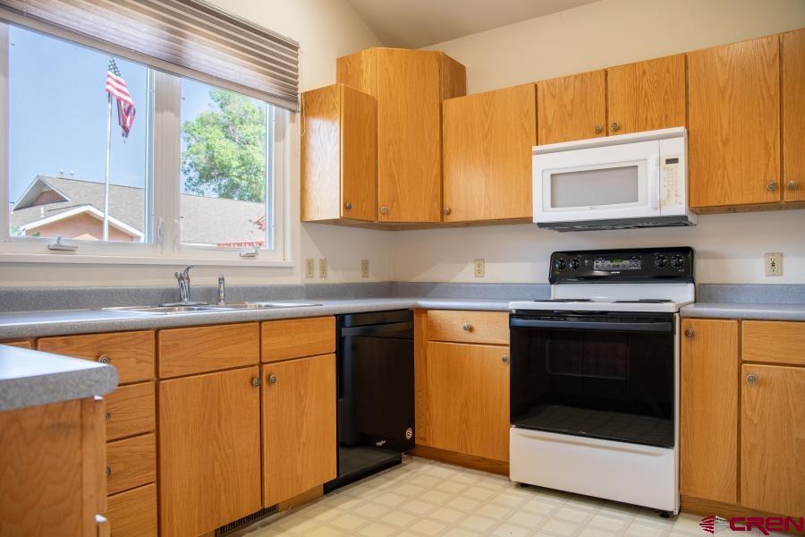401 Grand Avenue Property Photo 6