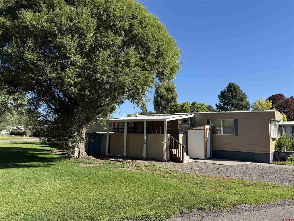 383 S Hillcrest Drive Property Photo 18