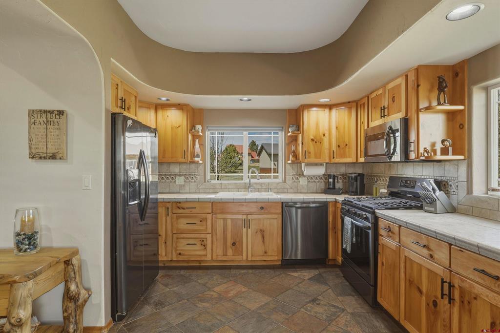 31 Laguna Place Property Photo 6