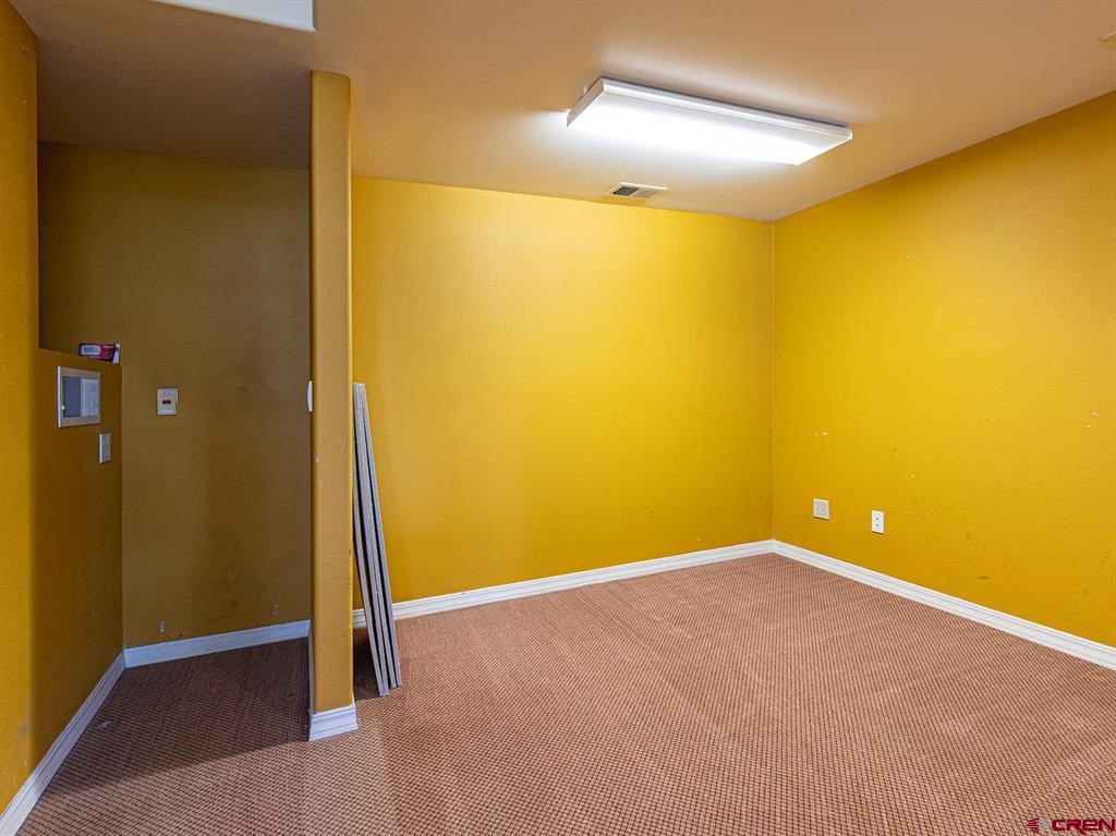 679 E 2nd Avenue Property Photo 14
