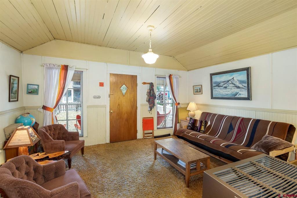 315 Elk Avenue Property Photo 3