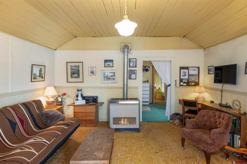 315 Elk Avenue Property Photo 4
