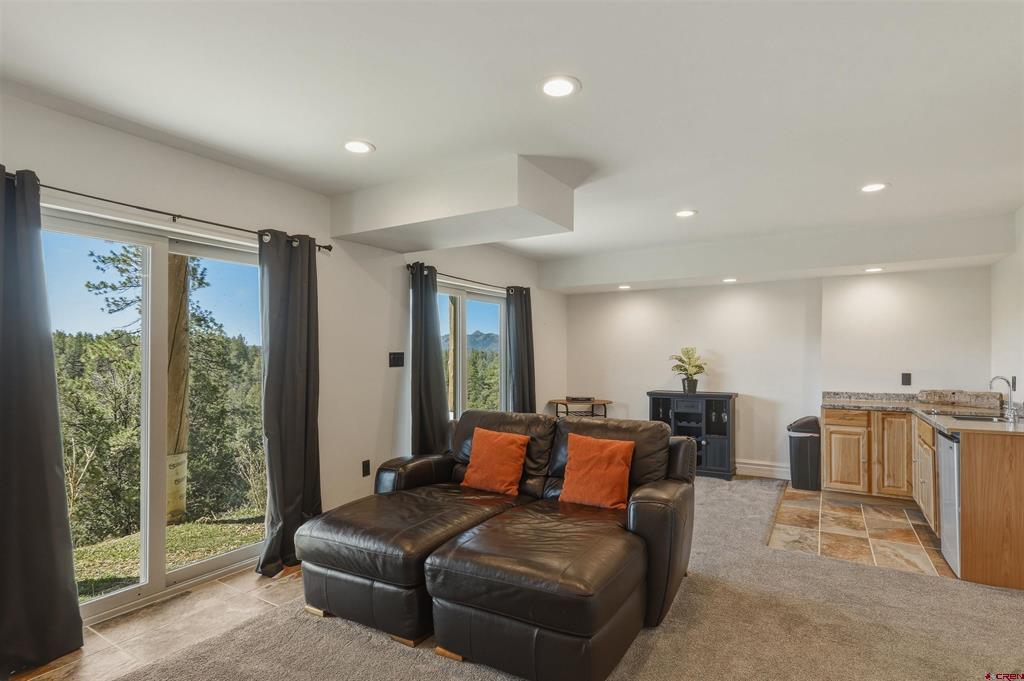 130 Carey's Court Property Photo 25