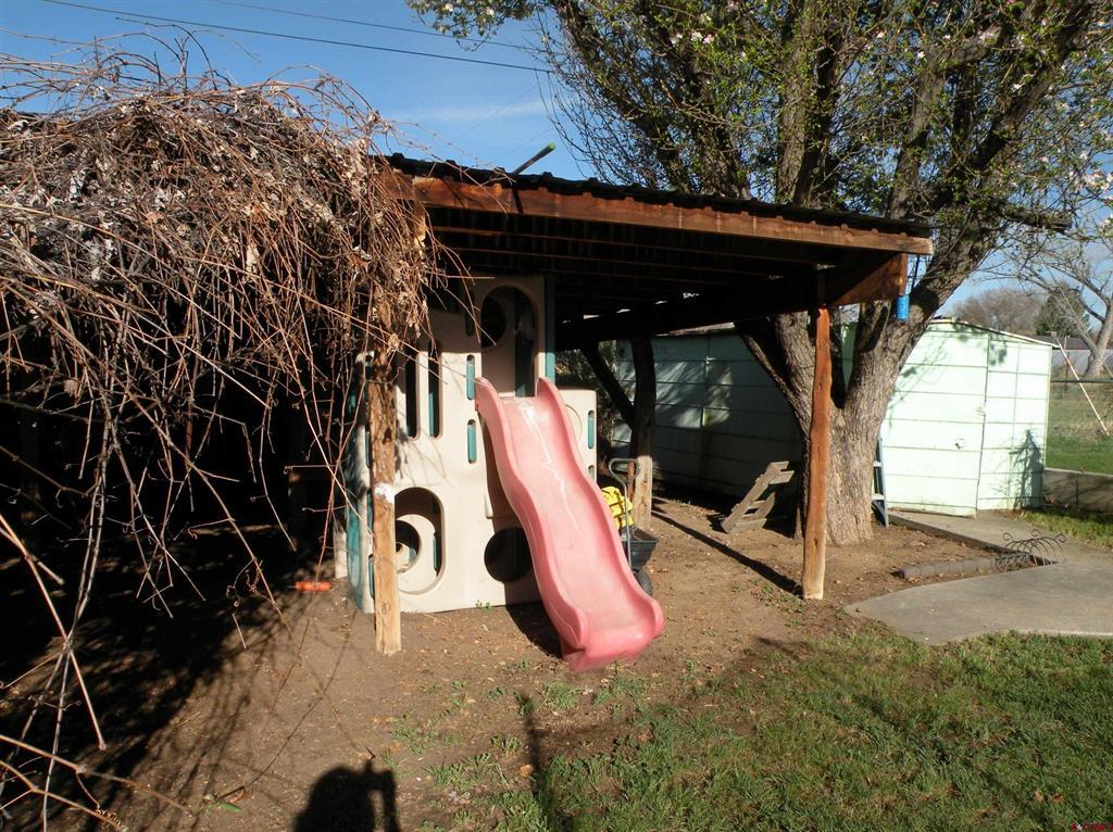 810 Grape Street Property Photo 8
