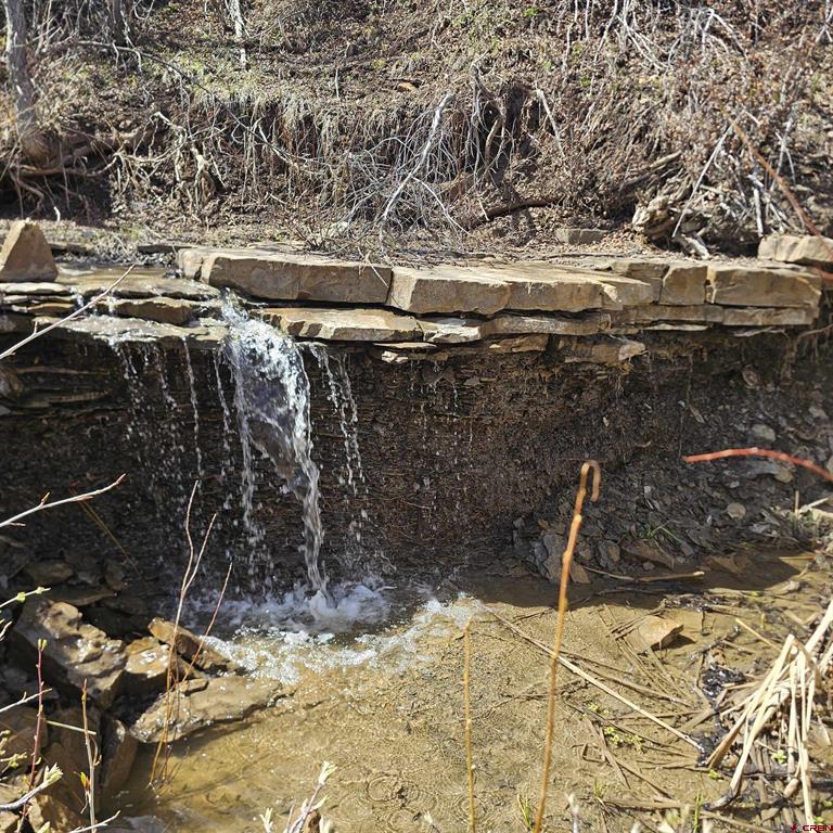8896 8250 Road Property Photo 5