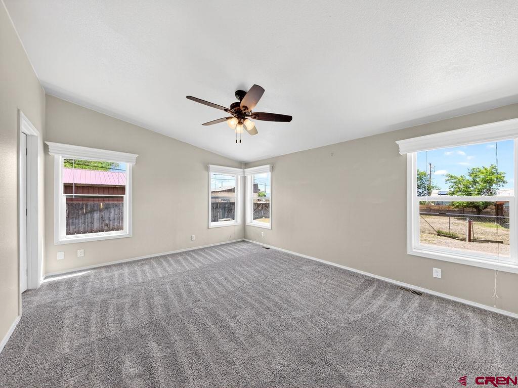 125 E Menefee Street Property Photo 15