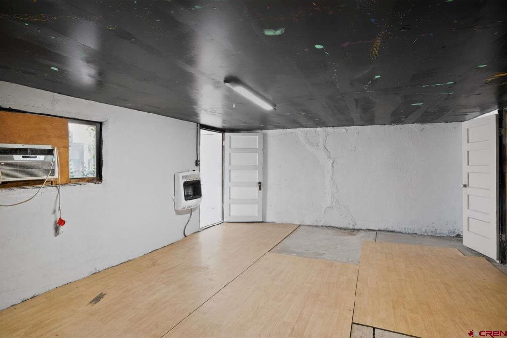 501 E 2nd Street Property Photo 4