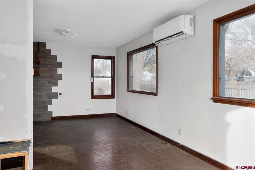 501 E 2nd Street Property Photo 10
