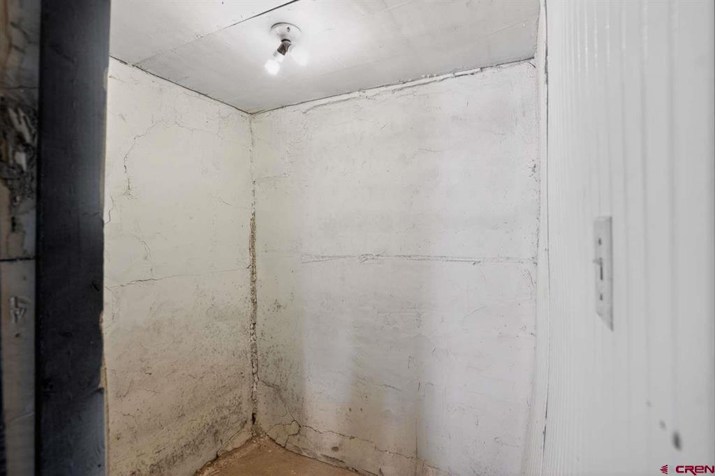 501 E 2nd Street Property Photo 26