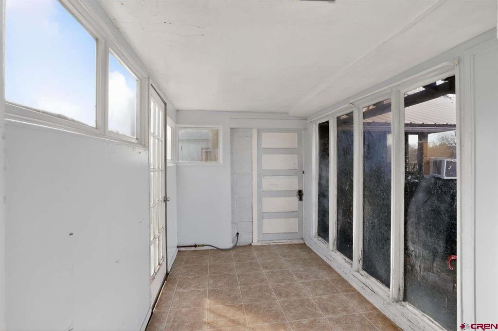 501 E 2nd Street Property Photo 27