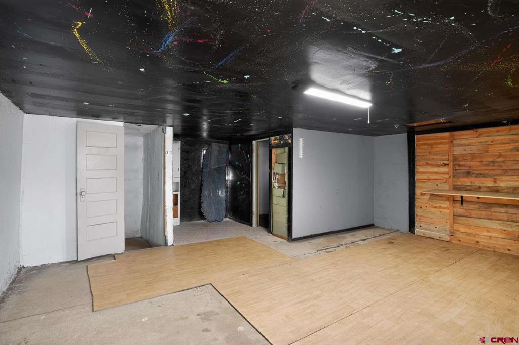 501 E 2nd Street Property Photo 29