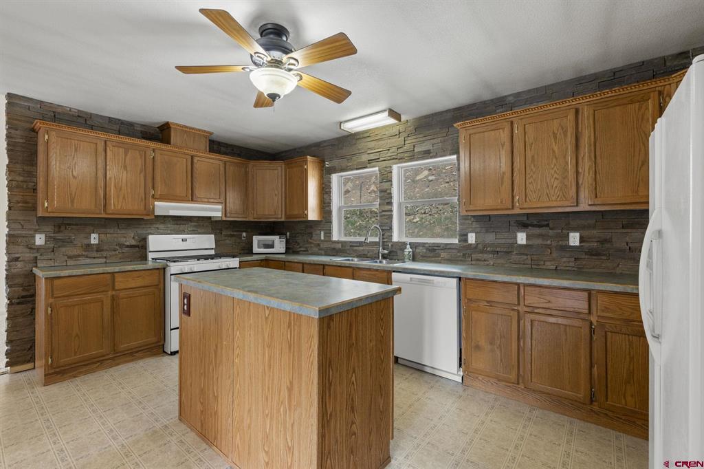 607 Forest Lakes Drive Property Photo 2