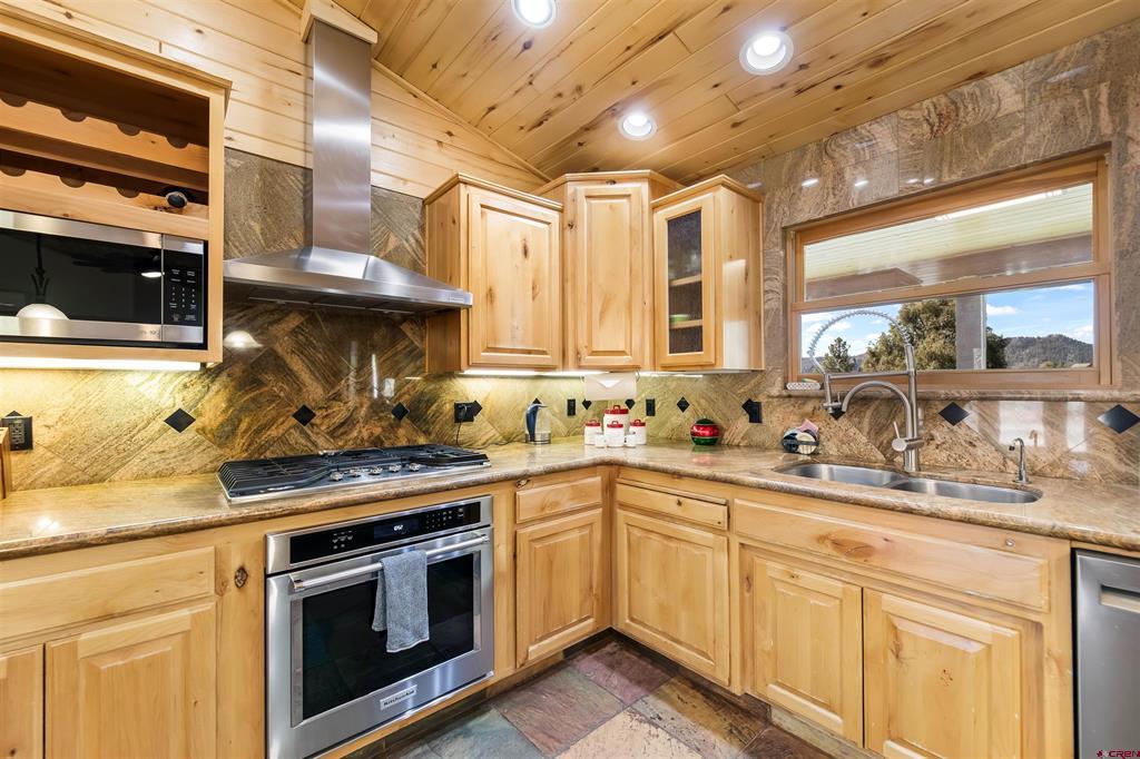 457 Cameron Place Property Photo 10