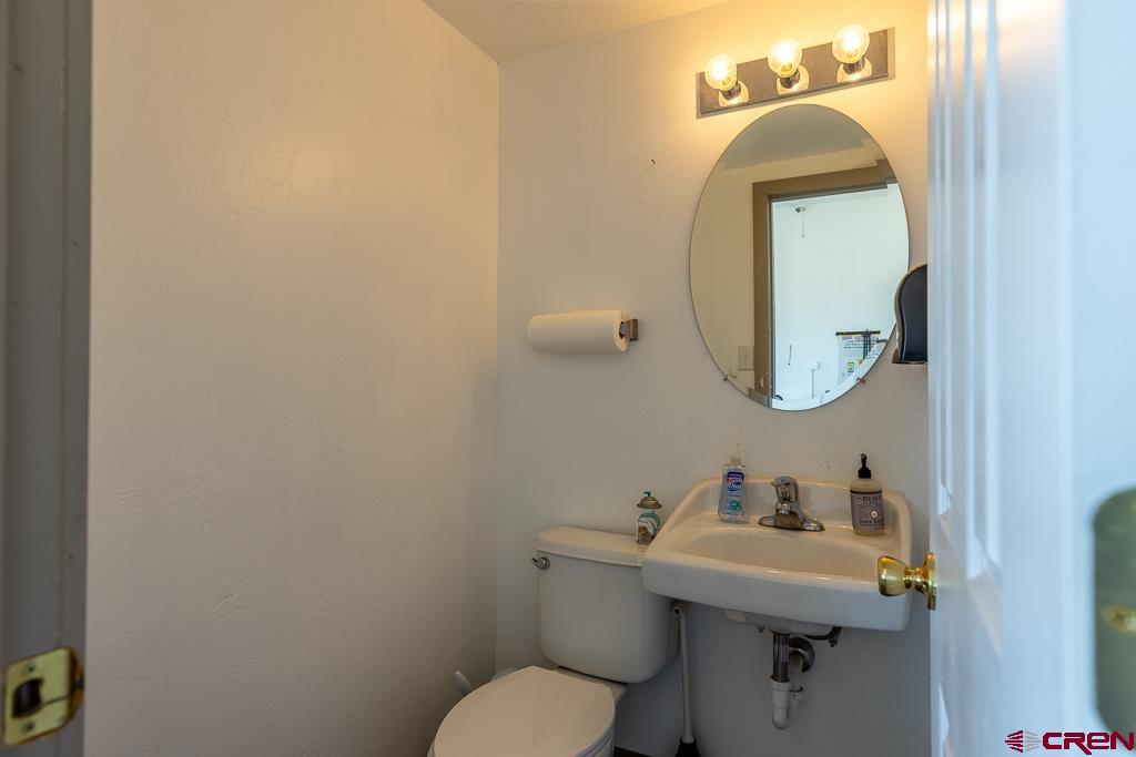 27 S Broadway Property Photo 9